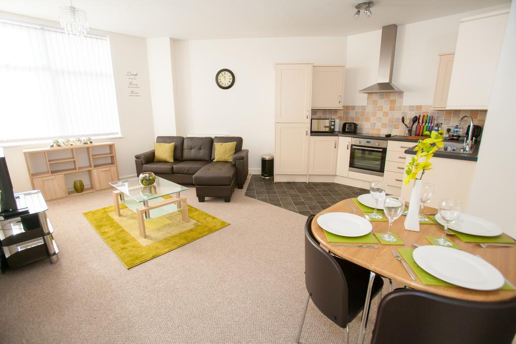 Comfortable Swindon Town Centre Apartments, Free Parking, Sleeps Up To 8 Quarto foto