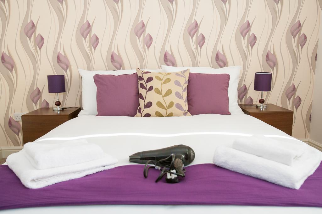 Comfortable Swindon Town Centre Apartments, Free Parking, Sleeps Up To 8 Quarto foto